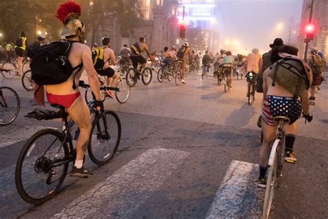 Photos Stripped Down Chicagoans Take To The Street For World Naked Bike Ride Chicago Sun Times