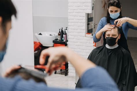 Premium Photo Barber Shops Hair Salons Shutting Down Second Lockdown Hairdresser In Face Mask