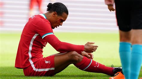 Virgil van dijk (phát âm tiếng hà lan: Jurgen Klopp plays down fears after Virgil van Dijk injury ...