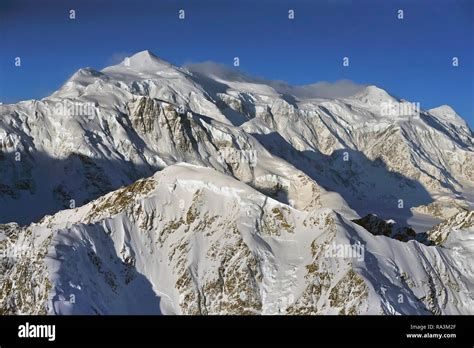 Mount Logan Hi Res Stock Photography And Images Alamy