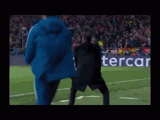 The best gifs of someone on the gifer website. Diego Simeone GIF - Diego Simeone AtleticoMadrid ...