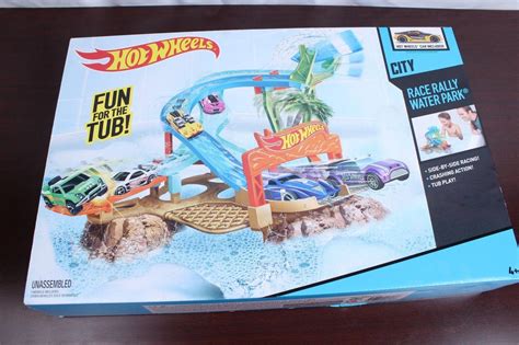 New In Box Hot Wheels Race Rally Water Park Playset