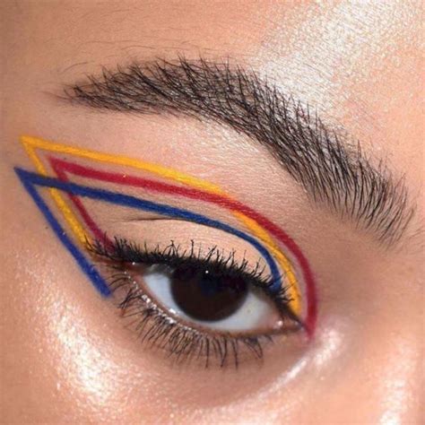 Graphic Eyeliner Ideas That Will Show You How To Add The Abstract Concept Into Your Makeup