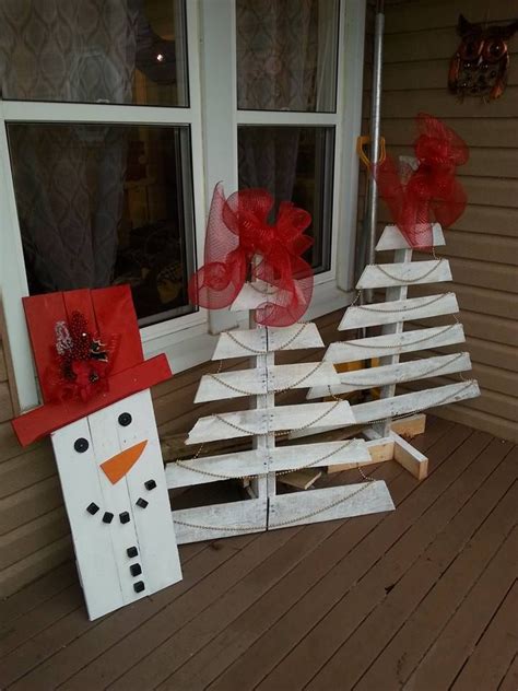 20 Diy Pallet Tree To Inspire Your Home Pallet Christmas Tree Pallet