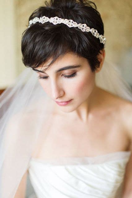 Wedding Hairstyles For Short Hair With Veil And Tiara Pixie Wedding Hair Short Wedding Hair