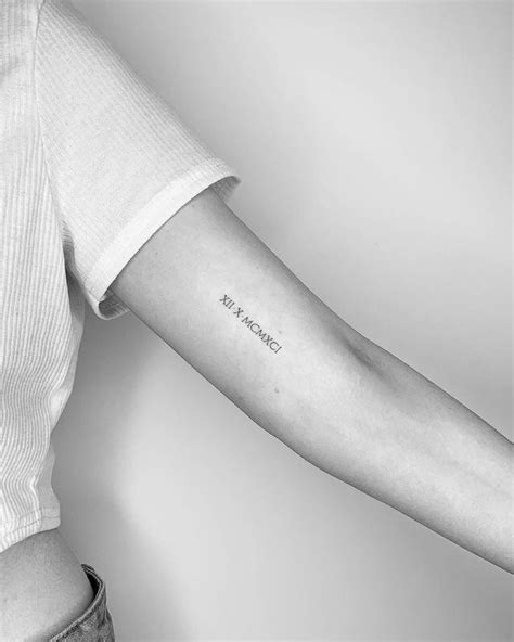 Minimalist Tattoo Women Inspiration Lettertype Tatoeage Tatoeage Idee N Tatoeage Inspiratie