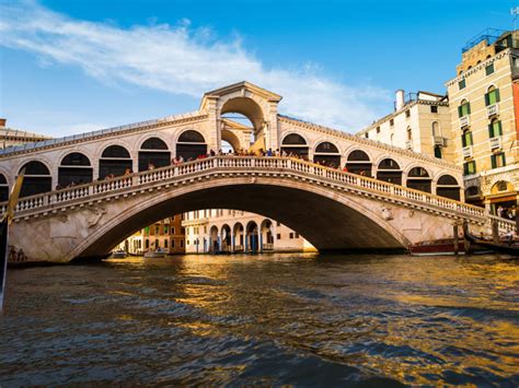 The Venice Rialto Bridge Everything You Need To Know Hellotickets
