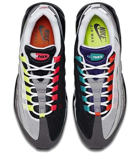 物欲スニーカー Nike Air Max 95 Og Qs Greedy [black Volt Safety Orange] 810374 078