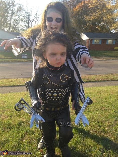 Having previously worked with tim burton as lydia in beetlejuice, ryder returned to work with him on this movie. Edward Scissorhands Kids Costume | How-to Guide - Photo 3/6