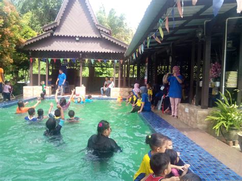 Homestay melaka dengan kolam renang untuk keluarga. Inap desa kampung tehel, melaka