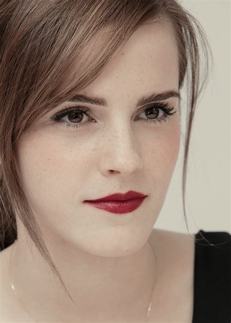 EMMA WATSON Classic Charcoal Eye And Red Lip Goes With Anything