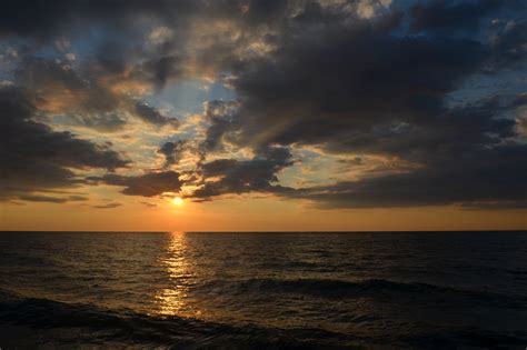 图片素材 海滩 滨 水 海洋 地平线 云 太阳 日出 日落 阳光 早上 支撑 黎明 黄昏 晚间 暮