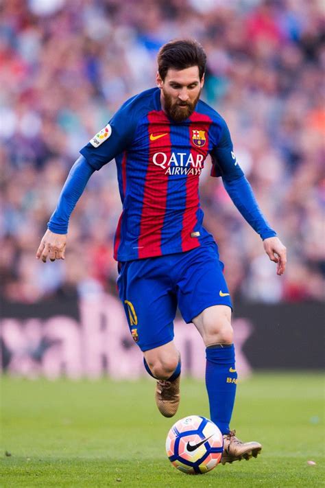 Lionel messi, alongside cristiano ronaldo, is often seen as the world's best professional soccer player today. Lionel Messi Age, Biography, Net Worth, Height, Wife & More (With images) | Lionel messi, Best ...