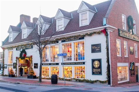 Sip Shop And Stay For The Holidays Discover Newport Rhode Island