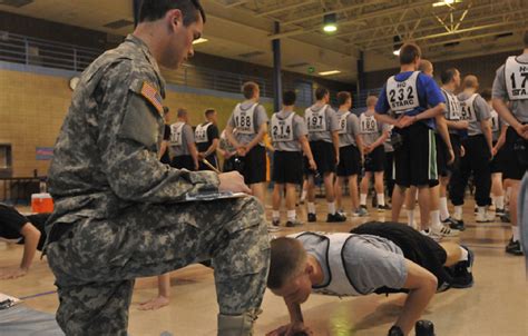 How To Smash The Military Physical Fitness Test Using Only Body Weight
