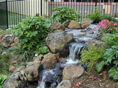 10 Perfect Water Feature Ideas For Small Gardens 2023
