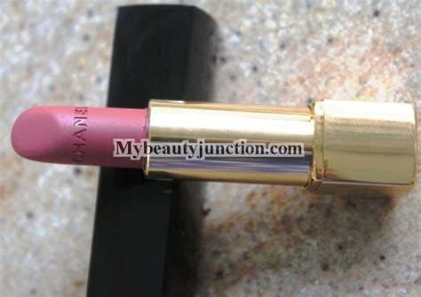 Chanel Rouge Allure Velvet Lipstick 34 La Raffinee Review Swatches