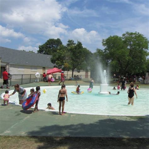 Riverside Park Pool