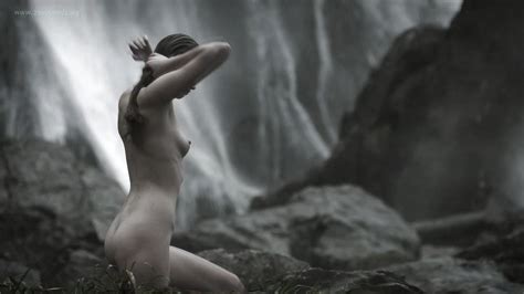 Alyssa Sutherland Nude Butt Naked And Nude Side Boob Vikings 2013