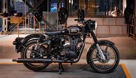 Royal enfield bullet classic 500. Royal Enfield to launch Classic 500 Tribute Black limited ...