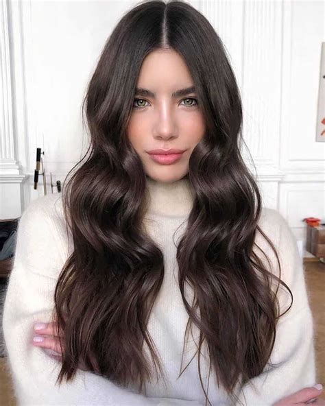 This works for the chin length to long locks as well as straight, thick, wavy and curly hair. Top 15 Haircuts for Long Hair 2020: Trends and Best ...