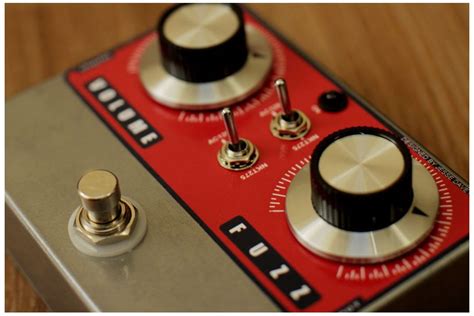 That's because you're missing fuzz. yup, fuzz. Love the look of this fuzz pedal. | Guitar pedals, Diy guitar pedal, Guitar effects pedals