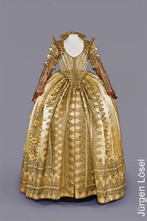 1610 1620 17th Century Fashion Historical Dresses Baroque Fashion