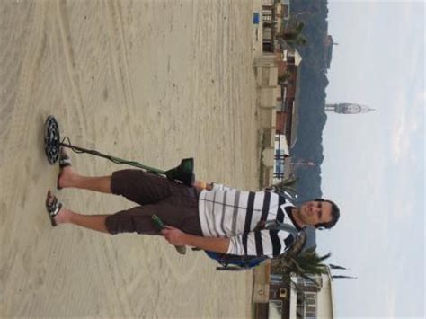 Trivia · 1 decade ago. Metal Detecting on the Beach