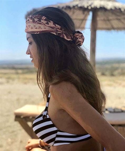 Marinera norteña, parada militar 2019 подробнее. Sara Carbonero disfruta de la playa y posa en bikini más ...