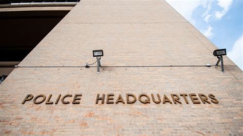 Travis County Grand Jury Clears Apd Officers After Fatal Shooting During Sxsw 2019 Flipboard