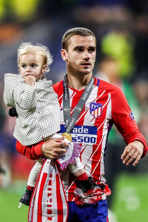 Discover everything you want to know about antoine griezmann: Antoine Griezmann Age, Bio, Height, Wife & More | Antoine ...