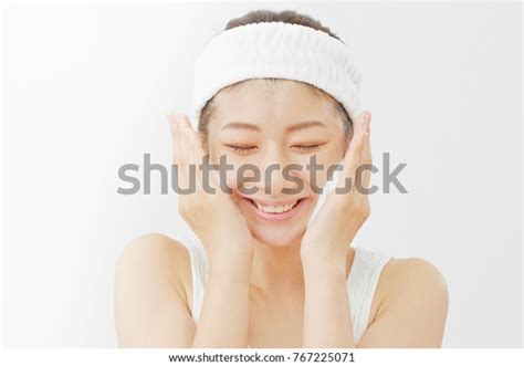 Asian Woman Washing Face Stock Photo 767225071 Shutterstock