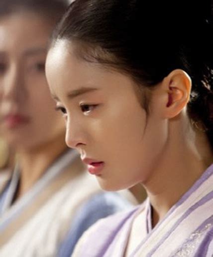 I can't go through the day without music and dance. Poze Han Hye Rin - Actor - Poza 7 din 13 - CineMagia.ro