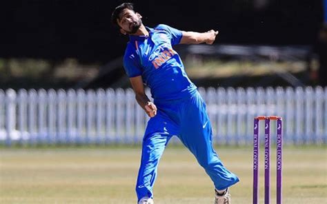 Ahmed is a close friend of property developer yusuf amir. Twitterati excited to see left-arm pacer Khaleel Ahmed ...