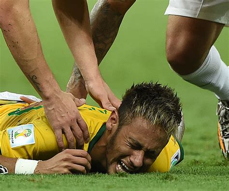 Coupe du monde 2014 Neymar blessé la Fifa va dédommager le FC Barcelone
