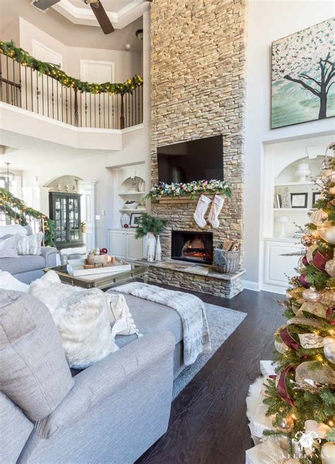 How to create a photo wall collage. 21 Beautiful Ways to Decorate the Living Room for Christmas
