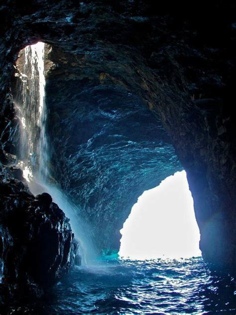 Beautiful Hawaiian Caves Places To Travel Places To Visit Beautiful