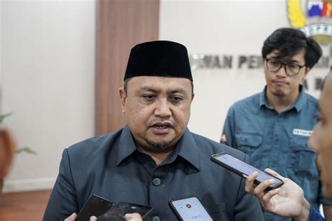 DPP PKS Beri SK Ke Pasangan Atang Annida Maju Pada Pilkada Kota Bogor 2024