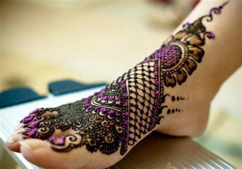 Biar kamu lebih tahu tentang gambar tato, berikut kami sajikan 47+ spesial gambar tato batik kaki: Gambar Tato Henna Di Kaki - Koleksi Gambar HD