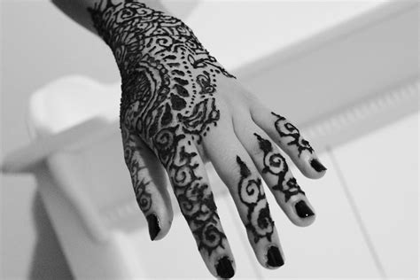 Henna Tattoo Hand Design Art Henna Tattoo Hand Hand Tattoos Cool