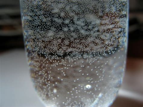 Filebubbles In Glass Of Water Wikimedia Commons