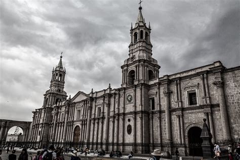 Lugares Turisticos Del Peru Czc Basilica Catedral De Arequipa