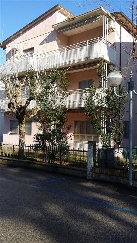 6 ospiti / 2 camere da letto. b&b a Pinarella di Cervia - Agenzia immobiliare Rubboli