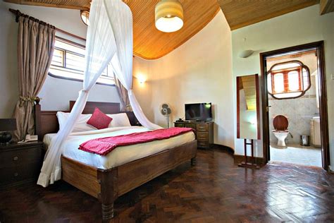 Comfortable beds, spacious room and hot shower with the big bath tubs. LAVINGTON HILL HOUSE - Updated 2021 Prices, Hotel Reviews ...