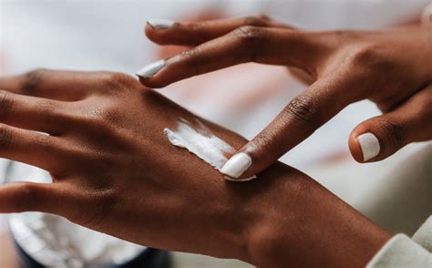 How To Treat Dry Hands And Handle Even The Harshest Disinfectants