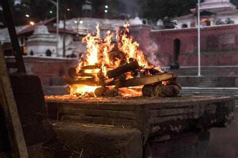 Woman 21 Was Burned Alive On Her Own Funeral Pyre In India London Evening Standard Evening