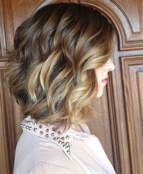 If you are not so sure about the intense look that sharp inverted long bob with balayage brings then this is the style for you. Carré long + ombré : l'élégance par définition ! - 18 ...