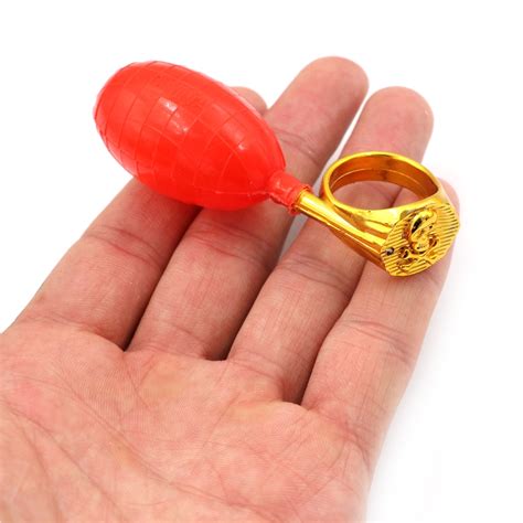 2018 New 1pcs Squirt Ring Water Ring Tricky Toys Squirt Ring Water Ring