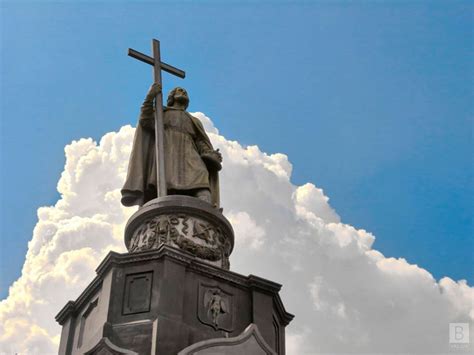 28 липня є символічною датою, яка не має історичних підтверджень. Павло Потоцький привітав з Дня хрещення Київської Русі ...