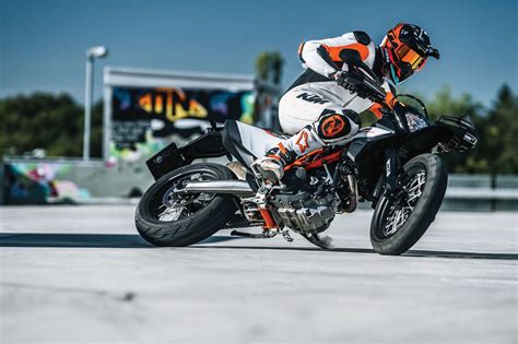 Ktm 690 smc r pricing. Motorrad Occasion KTM 690 SMC R kaufen